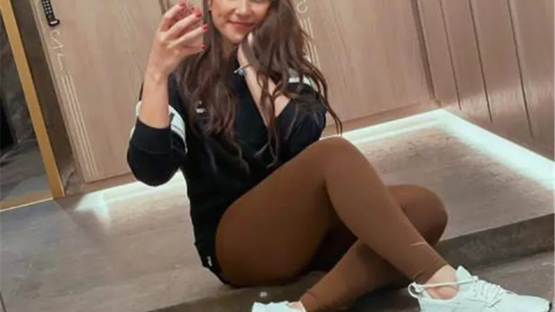 هلا السعيد تشارك جمهورها أحدث إطلالاتها .. شاهد