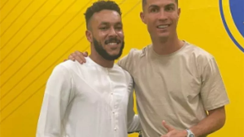 بجلابية.. ويجز يخطف الانظار برفقة كرستيانو رونالدو