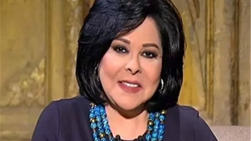 اسعاد يونس تعيش فى الماضى وتصاب بتخيلات فى كامل العدد