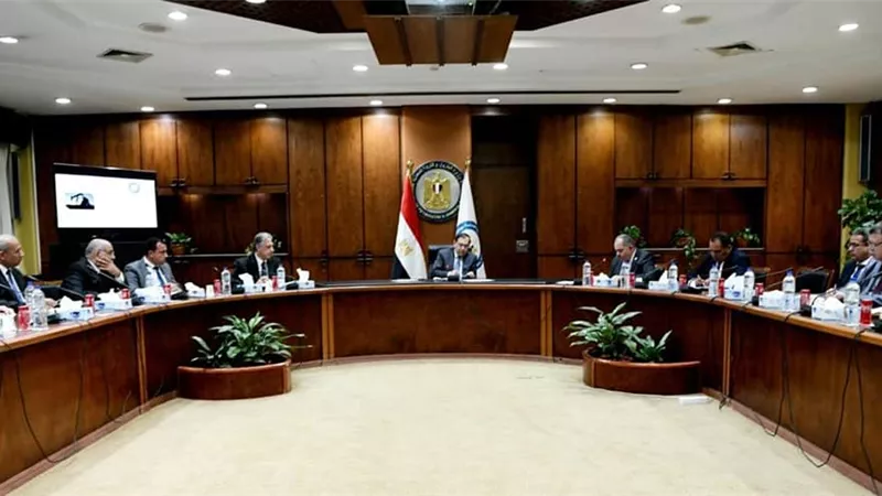 البترول :برامج وخطط غير تقليدية لزيادة إنتاج الشركات ذات معدلات الإنتاج الصغيرة
