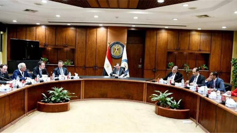 الملا يؤكد أهمية التعاون المشترك بين مصر واليونان في قطاع الطاقة