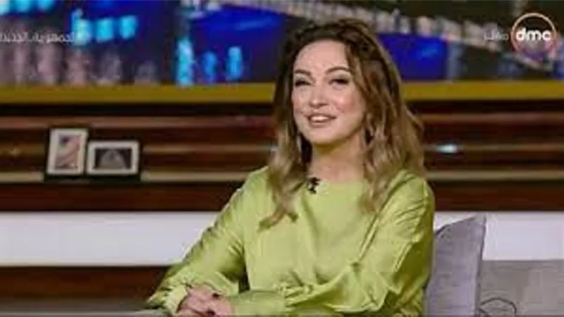 ريهام عبد الغفور تكشف حقيقة دخول ابنه عالم التمثيل