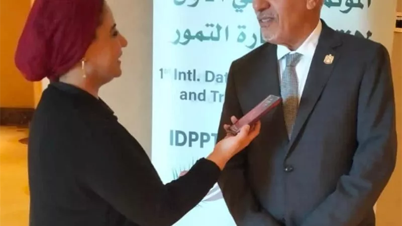 عبد الوهاب زايد : المنطقة العربية تنتج 40 % من تمر المجهول