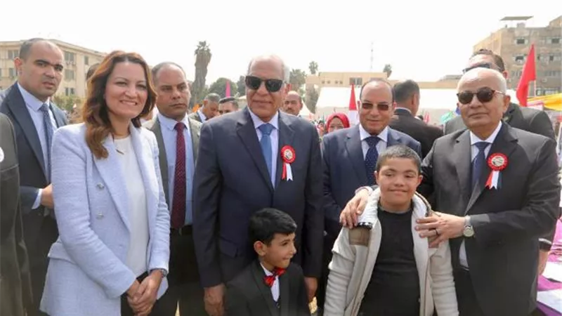 وزير التعليم يدعو للاهتمام بابداعات ذوى الهمم بكافة المحافظات