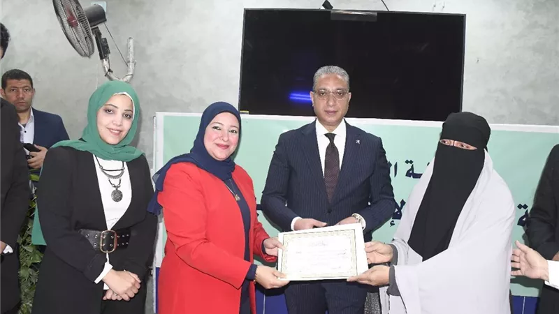 محافظ الفيوم ..يكرم الأمهات المثاليات العاملات بالتضامن الاجتماعي