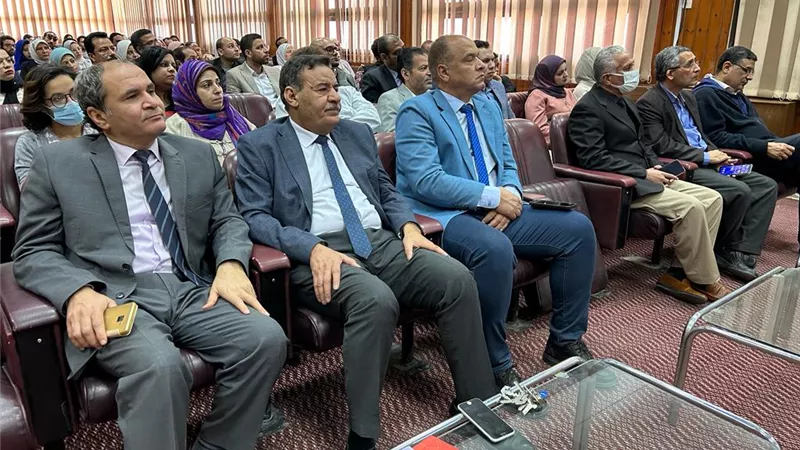 ندوة تعريفية ومنح هيئة فولبرايت لباحثي جامعة المنيا .صور