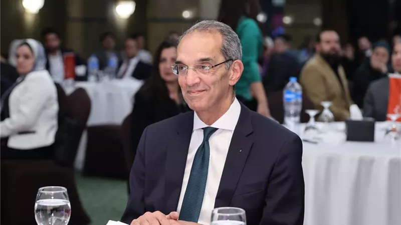 الإتصالات :إطلاق مبادرات جديدة قريبا لتدريب خريجى كافة الكليات