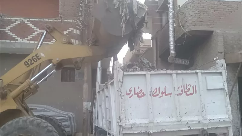 تكثيف أعمال النظافة ومراقبة أسواق مدينة فايد بالإسماعيلية