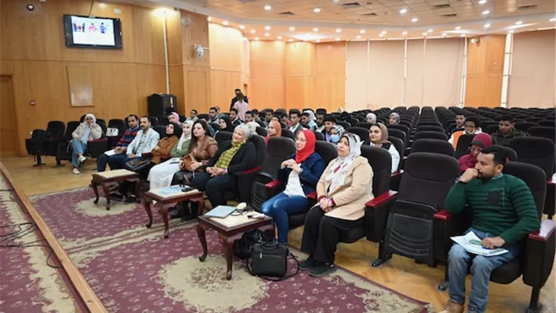 آداب التعامل مع ذوي الإعاقة ورشة عمل بجامعة الفيوم