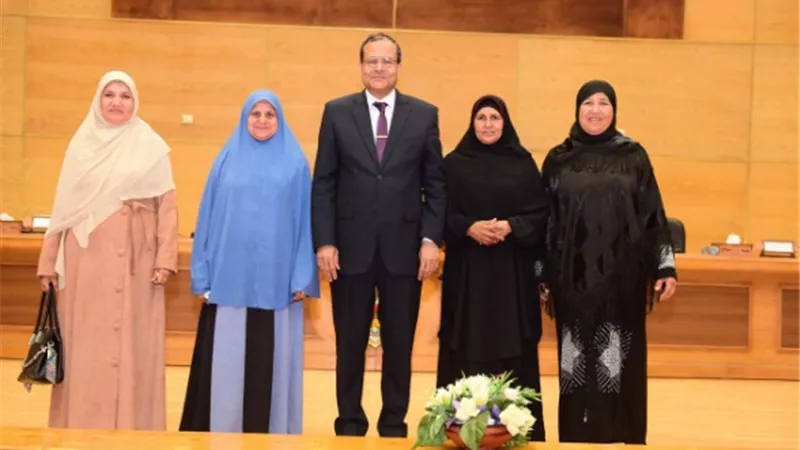 رئيس جامعة سوهاج يشهد احتفالية يوم الوفاء والتقدير للمرأة المصرية