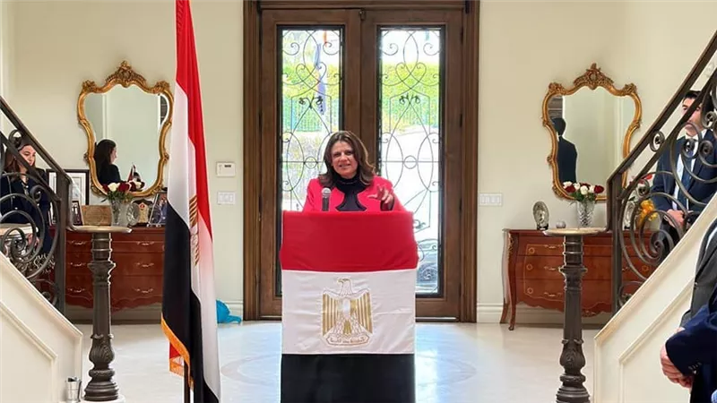 وزيرة الهجرة: المصريون بالخارج في قلب الوطن