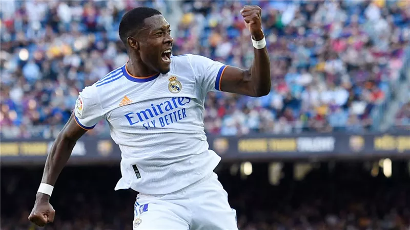 أطباء ريال مدريد يمنحون ألابا الضوء الأخضر مع النمسا