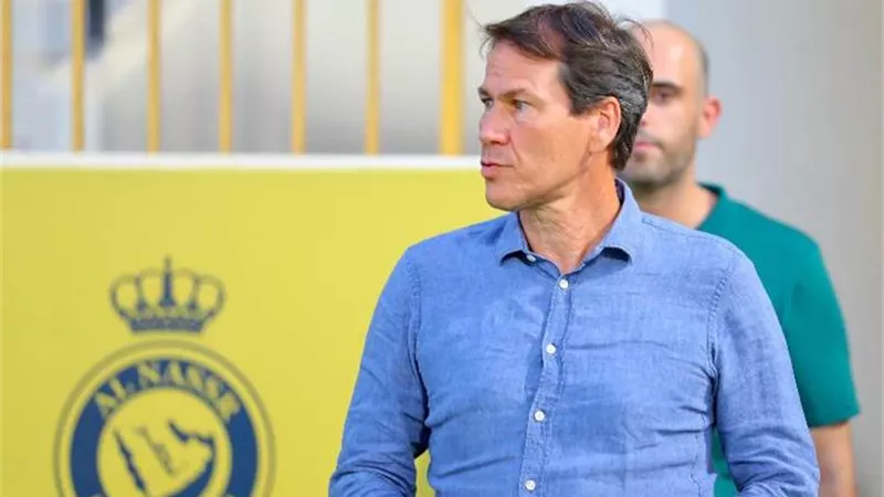 الاتحاد السعودي يوقع عقوبة مالية كبيرة على مدرب النصر