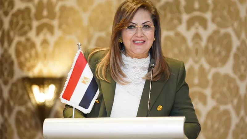وزيرة التخطيط تشهد توقيع اتفاقية لتحلية مياه البحر