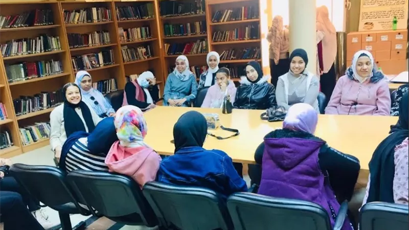 ثقافة السويس تحتفل بست الحبايب بالشعر والسمسمية