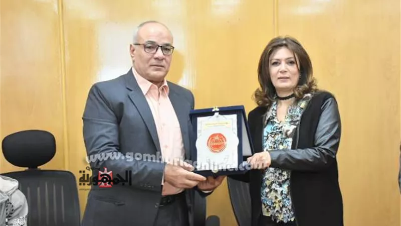 معاويه تشهد حفل تكريم أمين الجامعة المساعد لبلوغه سن المعاش