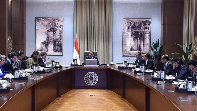 مدبولى يستعرض جهود الدولة لبناء الإنسان المصري وتطوير العمران