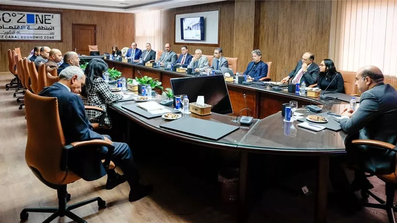 اقتصادية قناة السويس تعقد اجتماعاً مع EBRD لتنفيذ المرحلة الثانية