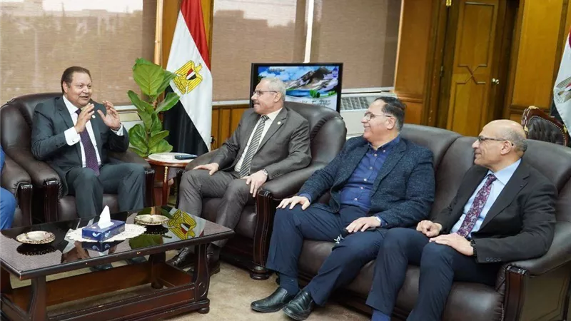 لقاءات وجولات ميدانية موسعة لرئيس هيئة الاعتماد والرقابة الصحية