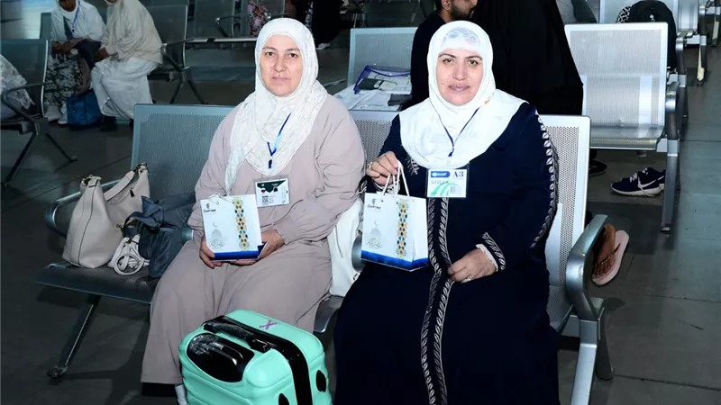 مصر للطيران الناقل الوطني تحتفل مع المسافرين بحلول شهر رمضان