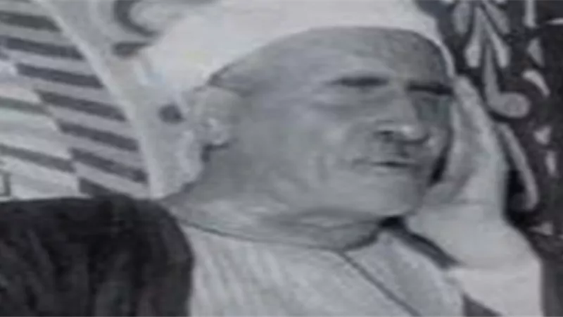 الشيخ علي محمود..صاحب مدرسة عريقة في التلاوة والإنشاد