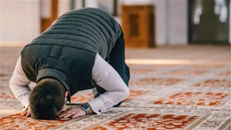 مواقيت الصلاة وعدد ساعات الصوم ثالث أيام شهر رمضان