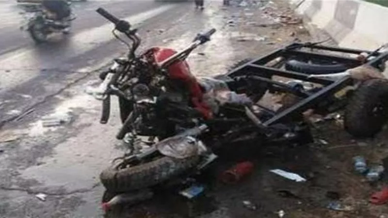 مصرع شاب وإصابة آخر فى تصادم دراجة بخارية وتروسيكل بطريق فاقوس