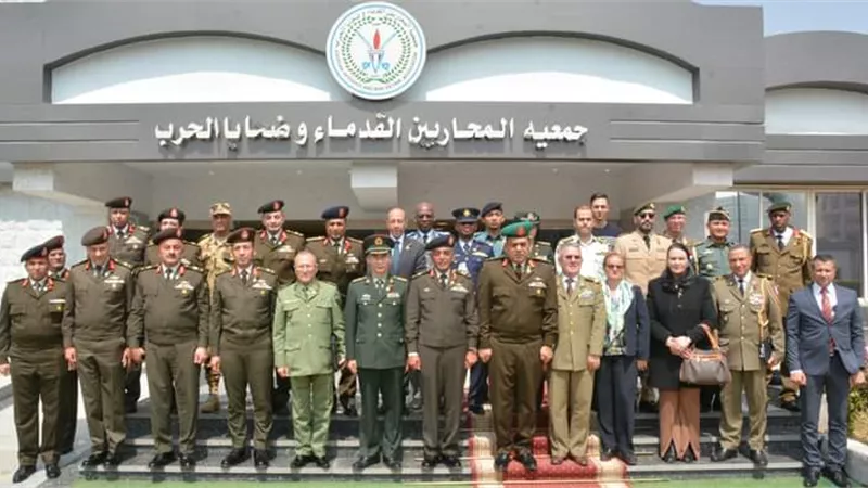 القوات المسلحة تنظم معرضاً لإبداعات المحاربين القدماء بمناسبة الإحتفال بيوم الشهيد