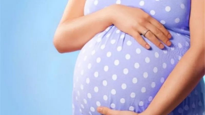 4 أعراض تجبر المرأة الحامل على الإفطار في شهر رمضان