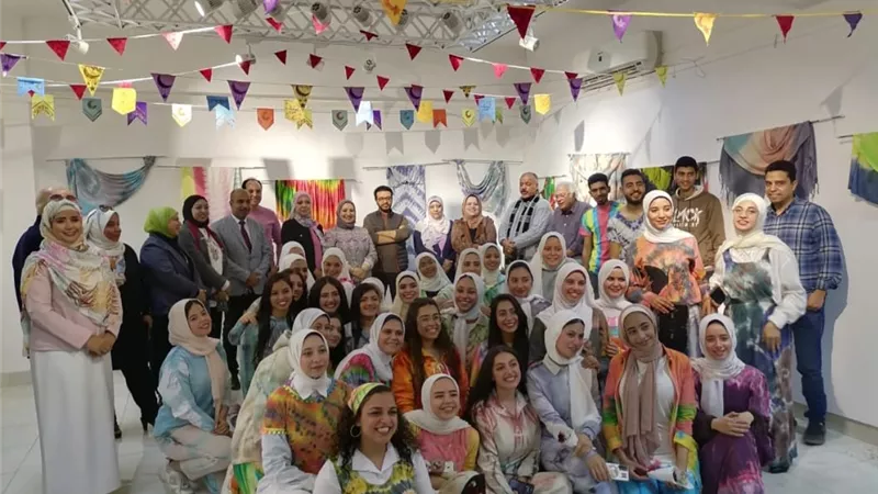 معرض فني لطلاب الفرقة الأولى بكلية التربية الفنية بالمنيا
