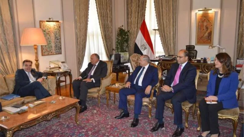 بالصور.. وزير الخارجية يستقبل نائب رئيسة المفوضية الأوروبية