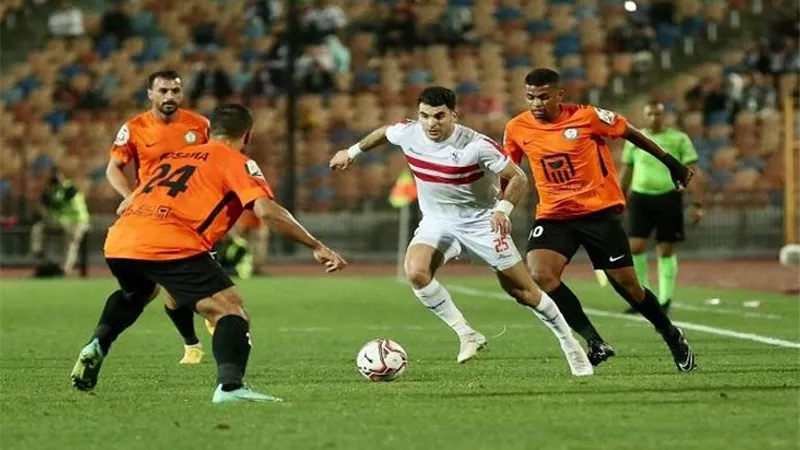 التعادل السلبي يحسم الشوط الأول بين البنك والزمالك بكأس الرابطة