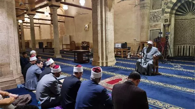 وكيل الأزهر الأسبق يدعو المسلمين إلى البعد عن الملهيات في رمضان
