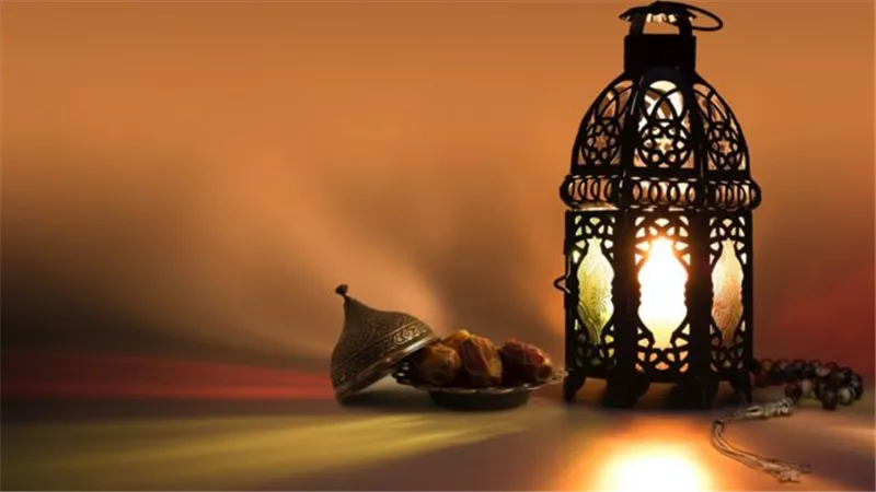 متى يُمسك الصائم عن الطعام والشراب؟