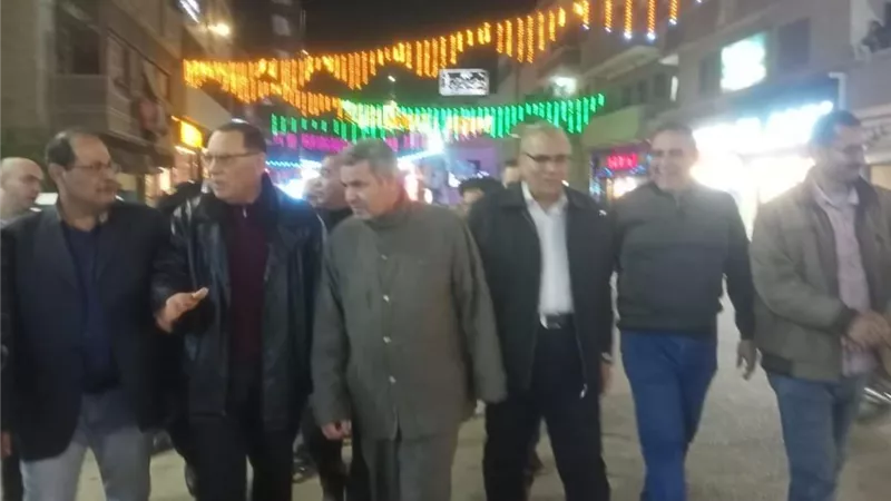 ليلاً.. محافظ الشرقية يُتابع أعمال نفق أسفل السكة الحديد