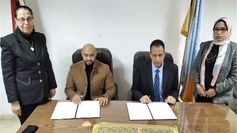 القوى العاملة توقع بروتوكول على التدريب والتشغيل بالأسكندرية