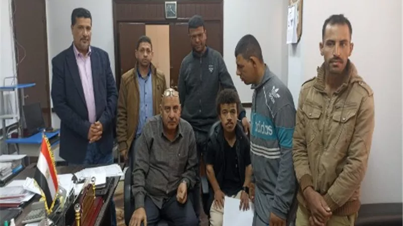 القوى العاملة تُسلم عقود عمل لذوى الهمم بمطروح.. صور