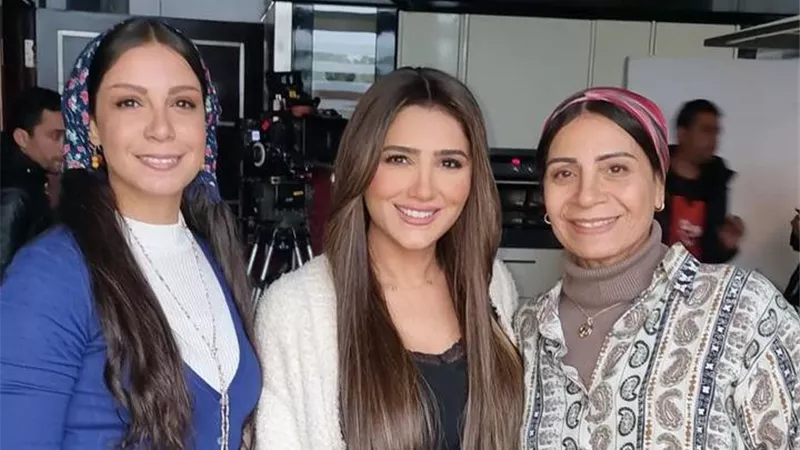 ياسمين رحمى تشارك متابعيها أحدث ظهور من 