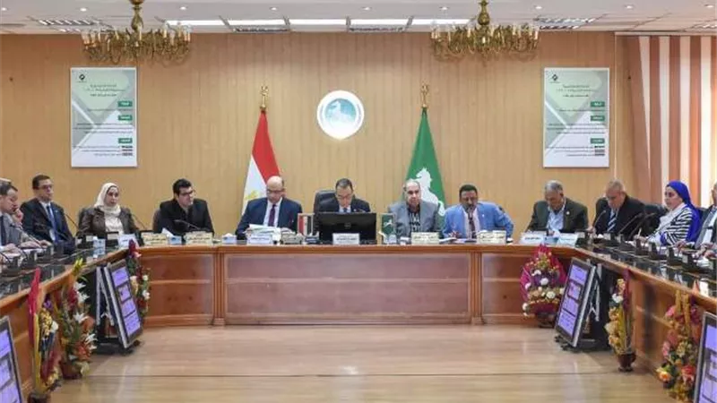 محافظ الشرقية:مراقبة الأسعار وحصر المصاعد بالعمارات السكنية لصيان