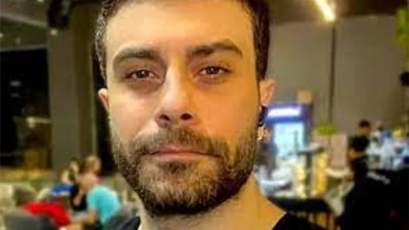 الجمهور يشيد بـ مهند حسنى فى 