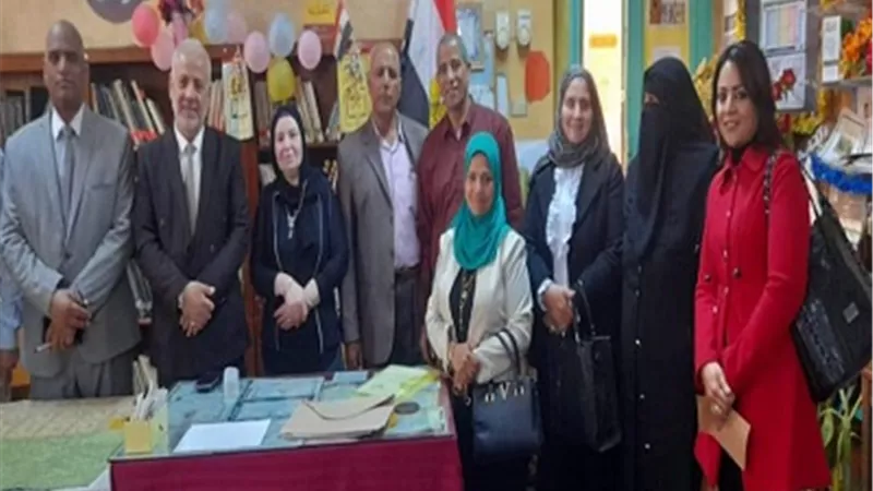 وكيل وزارة التعليم بالمنيا يناقش الاستعداد للامتحانات