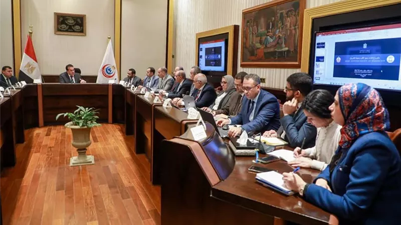 عبد الغفار يوجه بتكثيف المرور الدوري على المنشآت الصحية