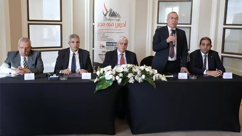 وزير التعليم العالى يبحث التعاون مع المستشارين العرب والأفارقة