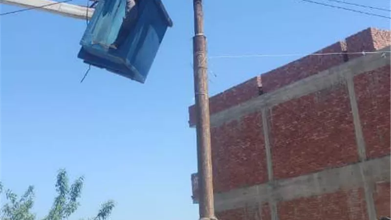 تكثيف أعمال النظافة والإنارة بالقنطرة شرق في الإسماعيلية