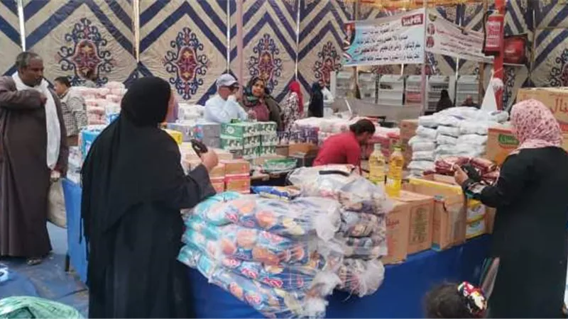 تحرير ١١٣٢ محضر وصرف ٤٤ مليون جنيه سلع تموينية بالأقصر