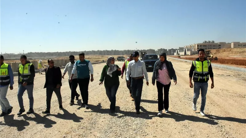 جولات ميدانية لرئيس جهاز القاهرة الجديدة بأحياء المدينة .. صور