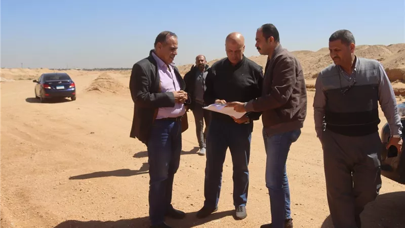 رئيس جهاز العاشر يتفقد منطقة الخدمات بمشروع سكن لكل المصريين