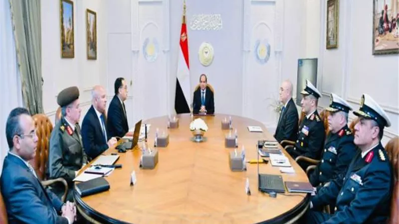 الرئيس السيسى يتابع مشروعات تطوير الموانئ البحرية والجافة والبرية