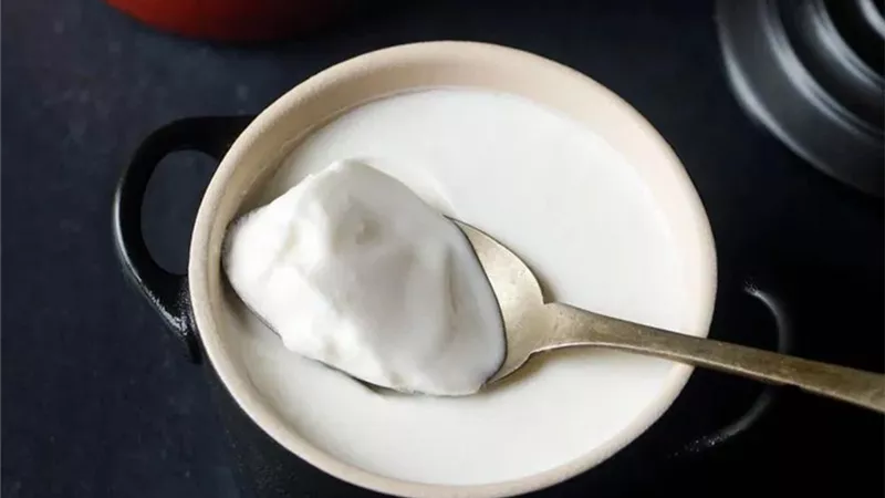 لماذا يجب علينا تناول الزبادي في وجبة السحور؟.. اعرف السبب