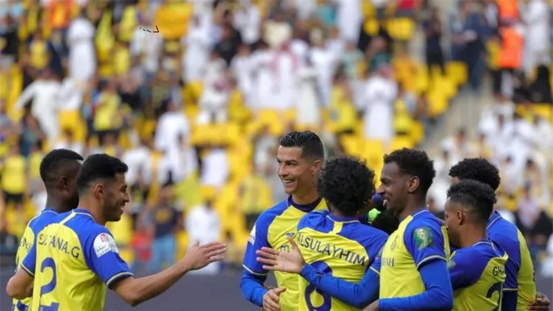 الإيقاف يهدد ثلاثي النصر السعودي قبل استئناف الدوري